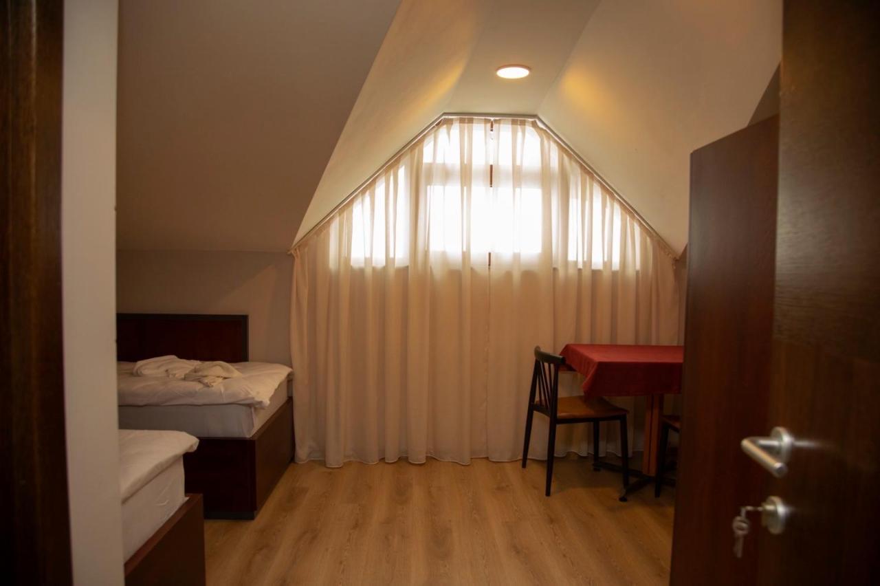 Hotel Oferta 普里兹伦 外观 照片