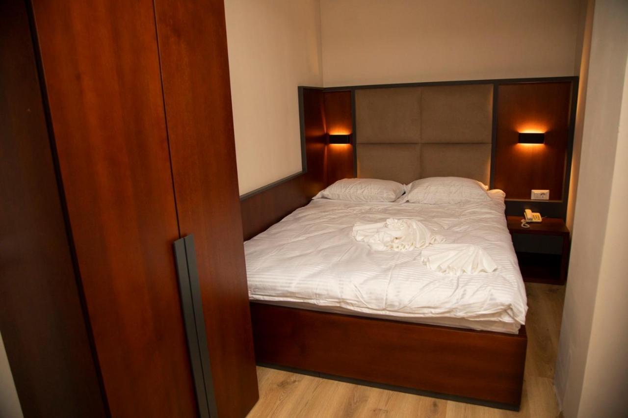 Hotel Oferta 普里兹伦 外观 照片