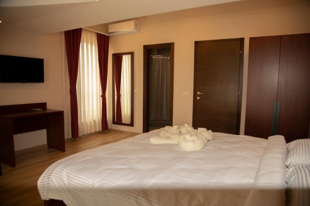 Hotel Oferta 普里兹伦 外观 照片